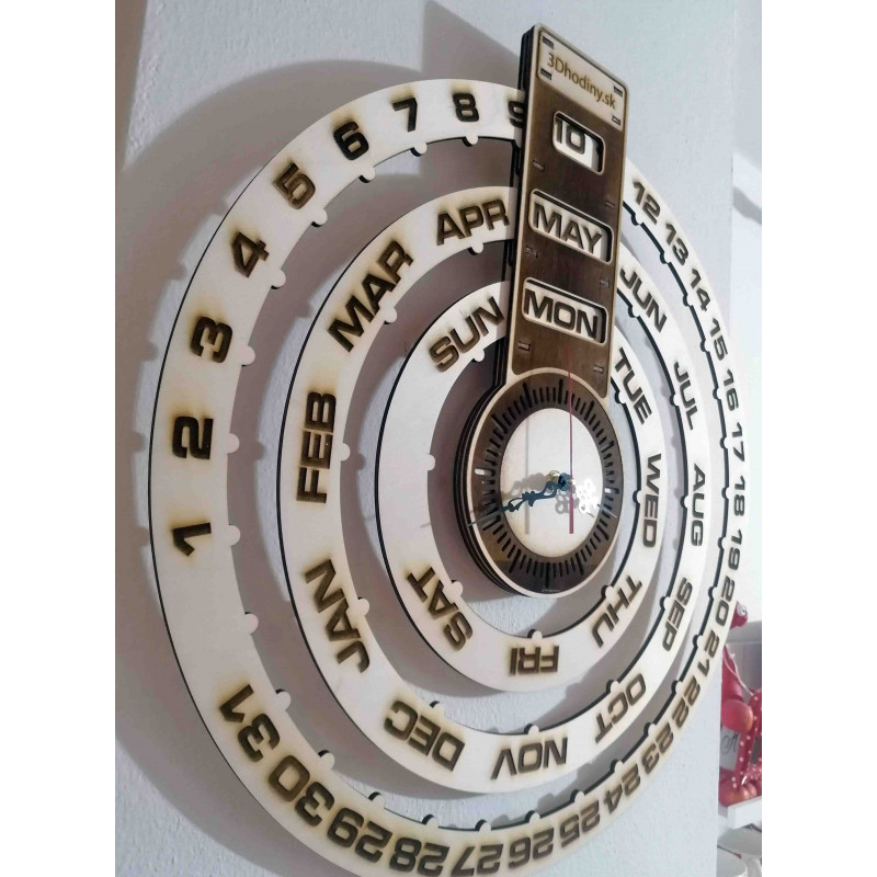 Dřevěný kalendář - gravírované nástěnné hodiny...