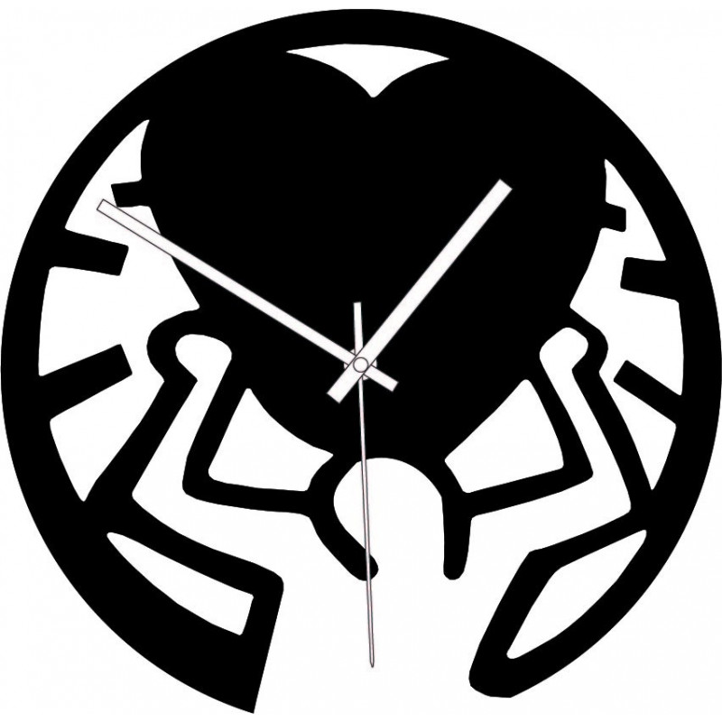 Dřevěné hodiny - láska na ramenou černé a...