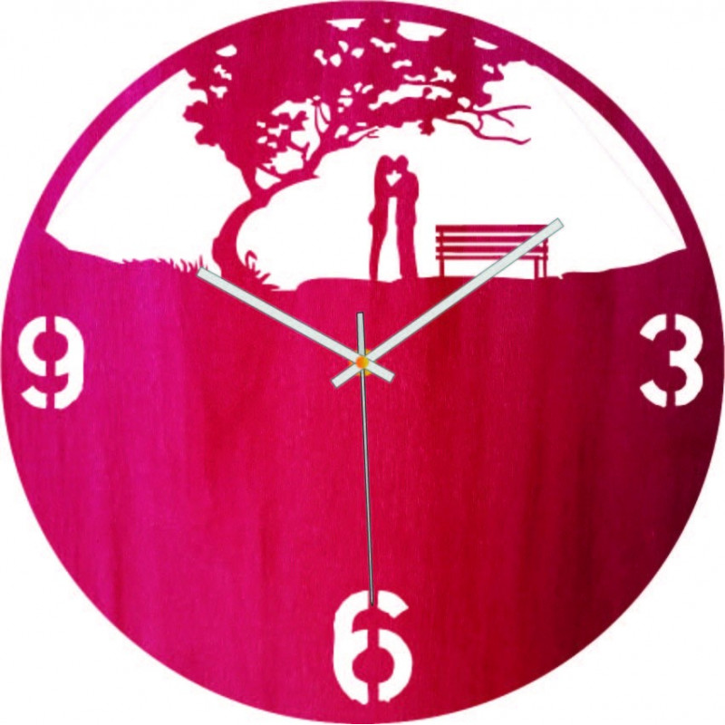 Dřevěné hodiny na zeď láska v parku