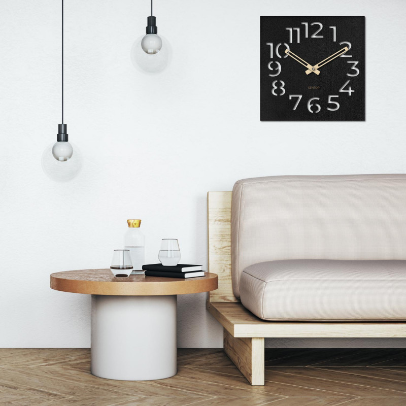 Moderní dřevěné hodiny na zeď s minimalistickým designem