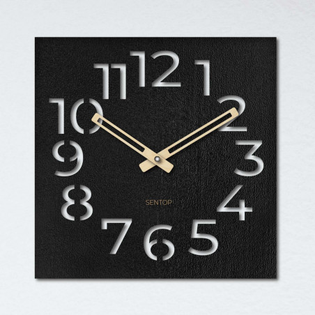 Moderní dřevěné hodiny na zeď s minimalistickým designem