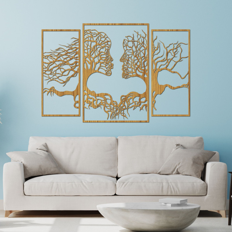 Třídílný obraz zobrazuje propojení mezi člověkem a přírodou, kde stromy a lidské tváře harmonicky splývají.