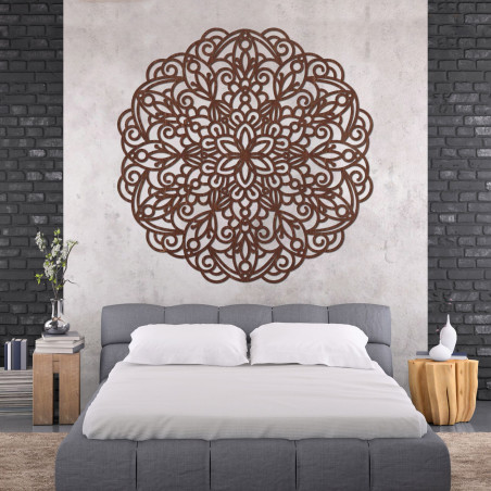 Elegantní dřevěná mandala na zeď v moderním boho stylu interiéru