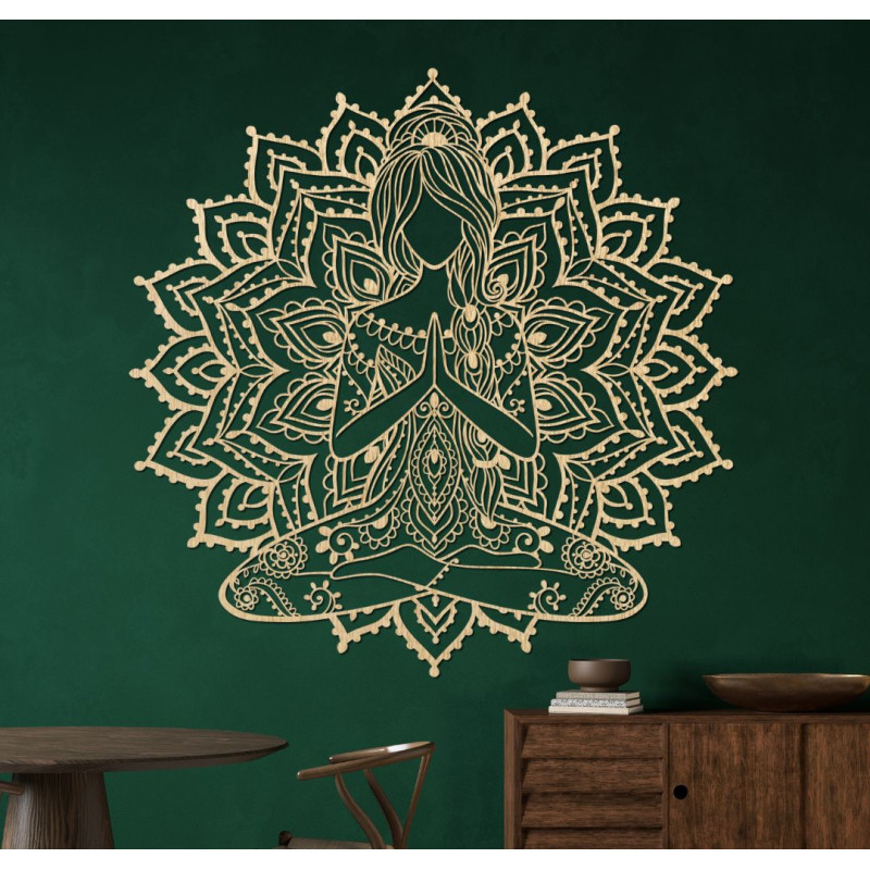 Dřevěná 3D mandala jóga žena na zeď – designová dekorace do obývacího pokoje pro moderní a harmonický interiér.