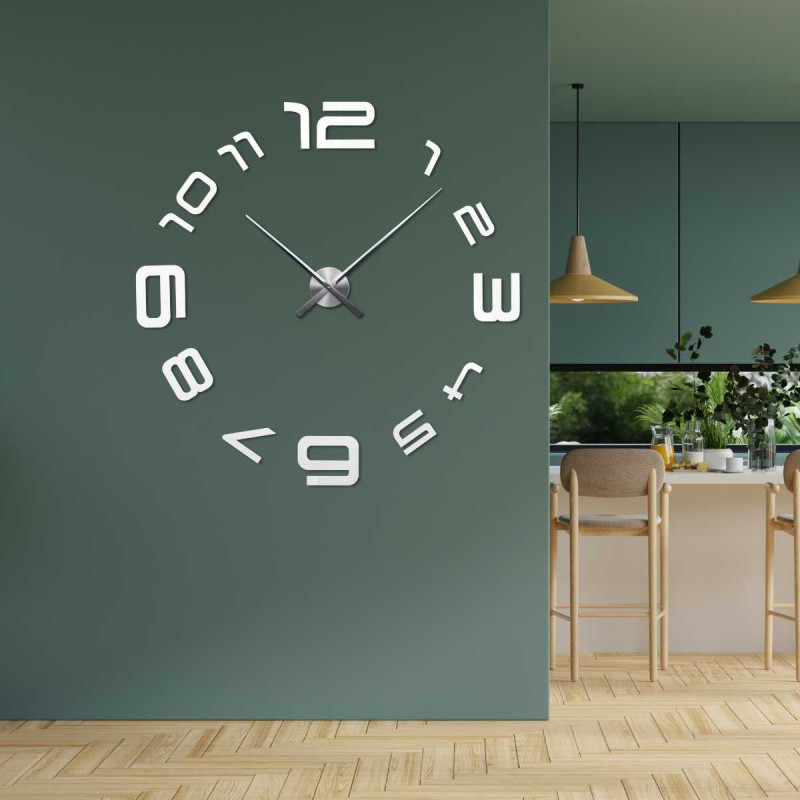Nástěnné nalepovací hodiny s velkými čísly a minimalistickými ručičkami.