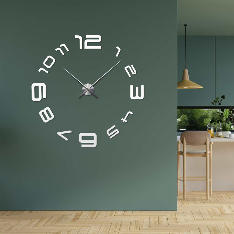 Nástěnné nalepovací hodiny s velkými čísly a minimalistickými ručičkami.