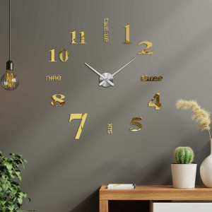 Designové nalepovací hodiny s čísly zobrazenými různými styly písma.