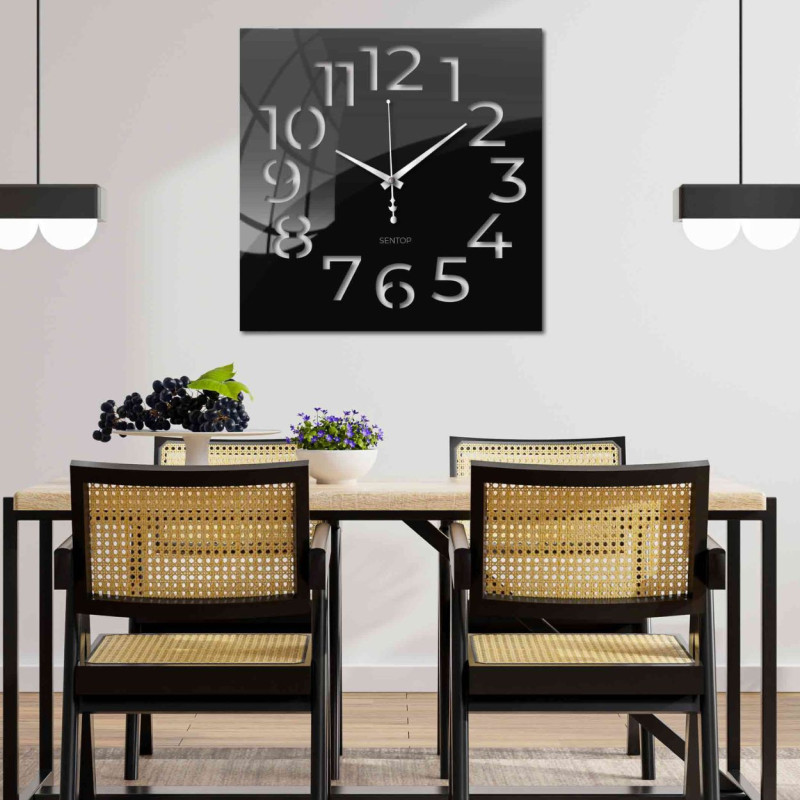 Elegantní hodiny z plexiskla – moderní design a přesnost na zdi