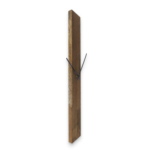 Elegantní hodiny TERA – černé dřevo, přesný čas a stylový design.