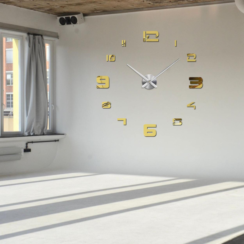 Elegantní hodiny z plexiskla, nastavitelný průměr do 130 cm.