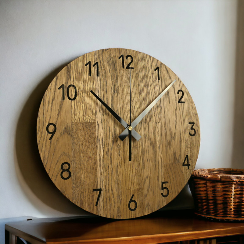 Dubové nástěnné hodiny, moderní minimalistický design, tichý chod