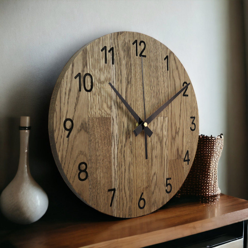 Dubové nástěnné hodiny, moderní minimalistický design, tichý chod