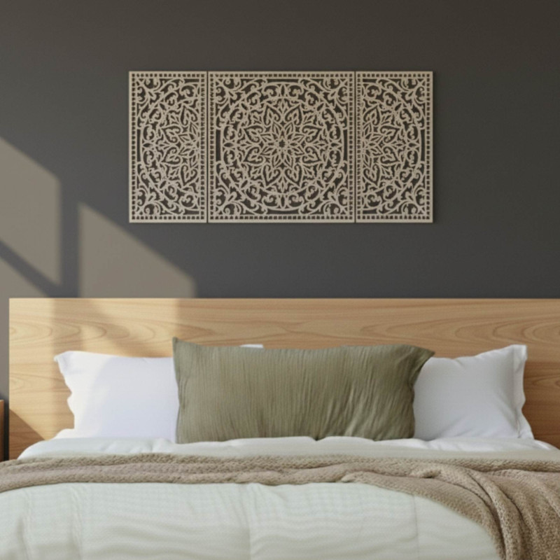 Ručně vyřezávaná dřevěná dekorace přináší harmonii a styl