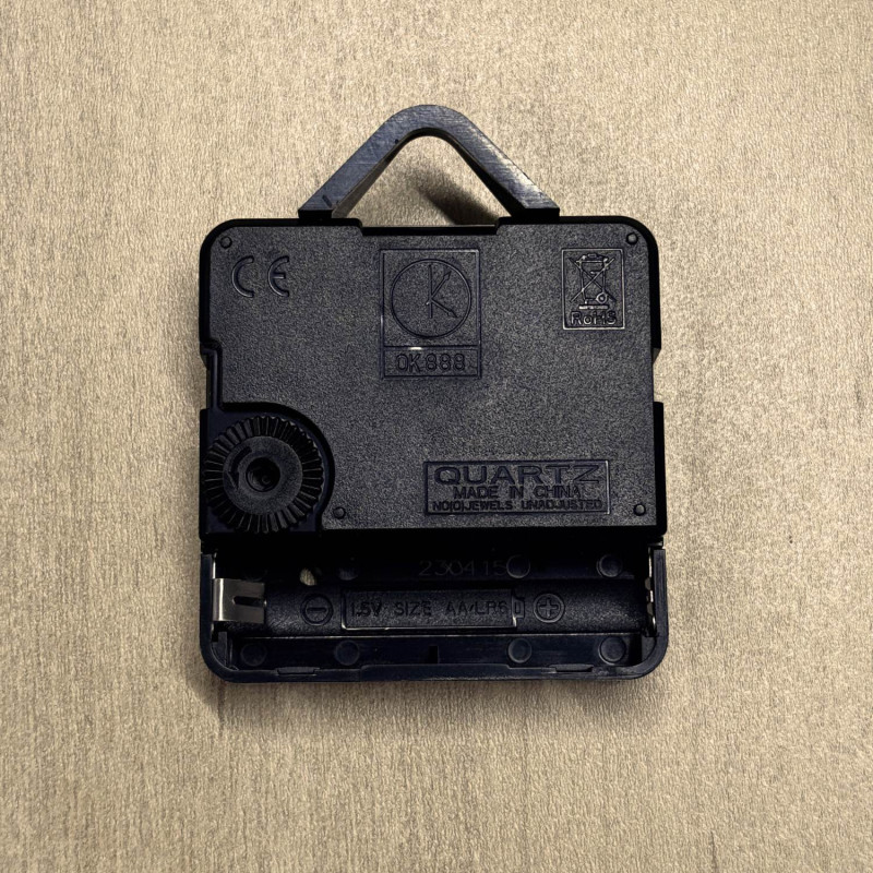 Elegantní hodiny s motivem trávy pro váš domov