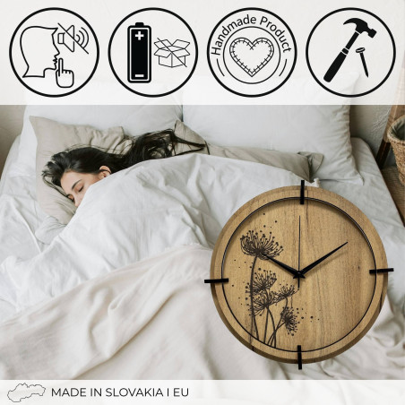 Designové hodiny z HDF desky s tichým chodem a motivem louky.