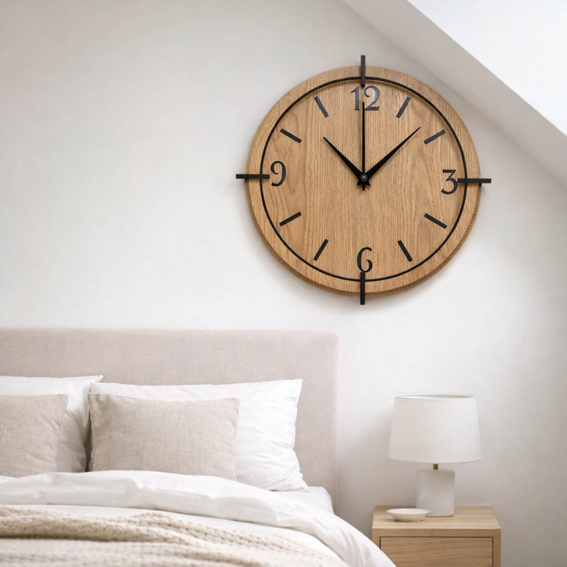 Stylové hodiny Dub – minimalistický design a kontrastní černé detaily