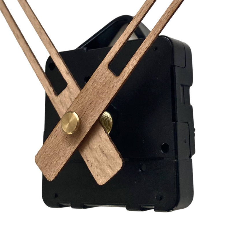 Minimalistické přírodní ručičky pro čistý, přirozený a elegantní vzhled.