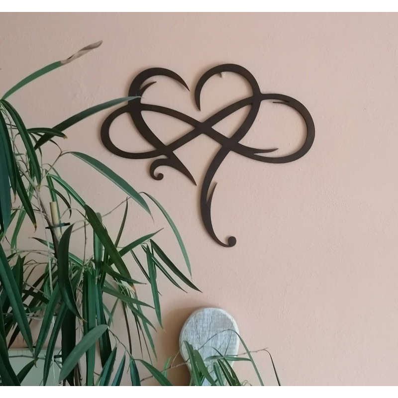 Různé obrazy k zavěšení jsou dokonalým způsobem, jak přidat vašemu domovu osobitý styl a šarm.