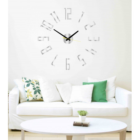 Moderní hodiny na zeď vyrobené z plastu. Vlastní výroba, X-momo