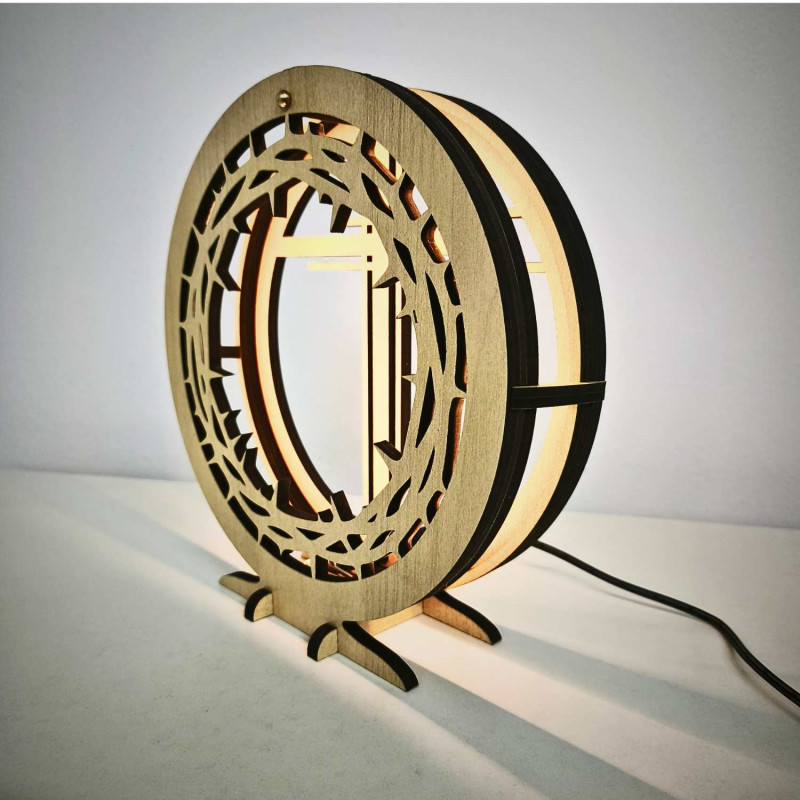 LED kříž s trnovou korunou vytvoří klid a harmonii domova.