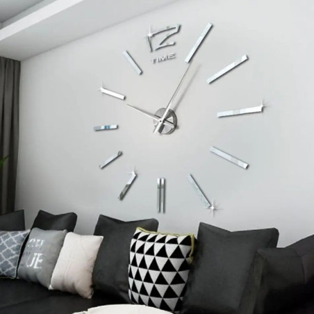 Elegantní dřevěný strom života na zeď v moderním černém provedení, Velké zlaté nástěnné hodiny pro moderní a stylový interiér