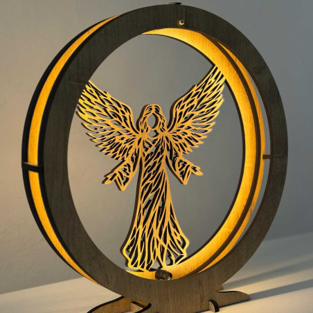 LED lampa s andělem vytváří příjemnou a harmonickou atmosféru domova