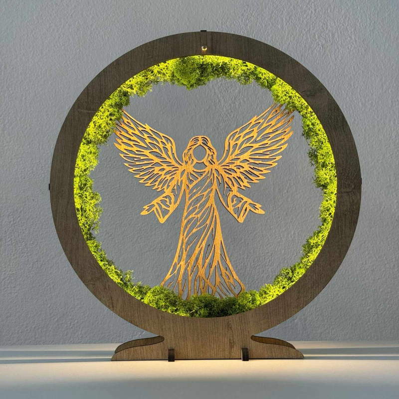 LED lampa Anděl ochrany se stabilizovaným mechem a jemným osvětlením