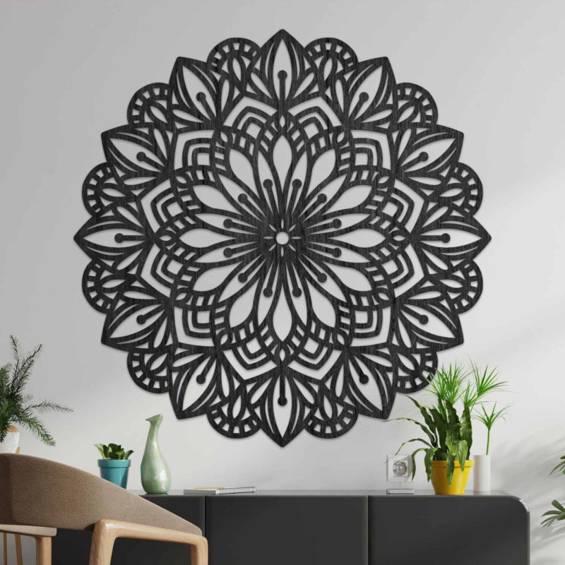 Dřevěná mandala na zeď s detailním ornamentálním vzorem