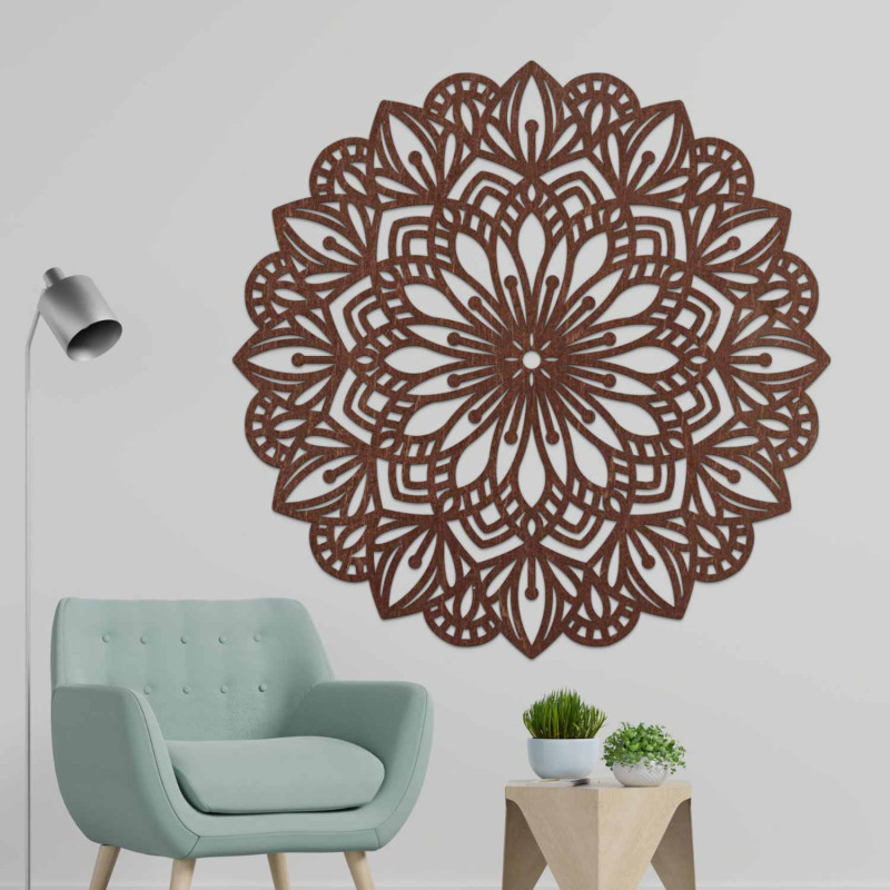 Dřevěná mandala na zeď s detailním ornamentálním vzorem