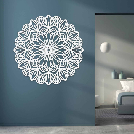 Nástěnná dřevěná mandala symbolizující harmonii a rovnováhu