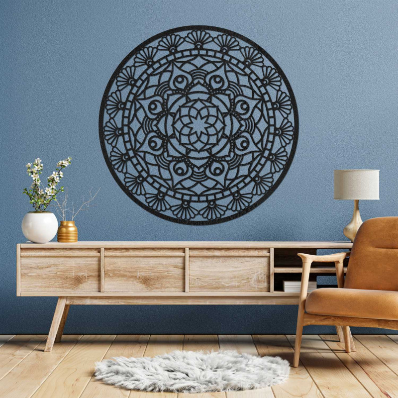 Elegantní nástěnná mandala ze dřeva s detailním ornamentálním vzorem