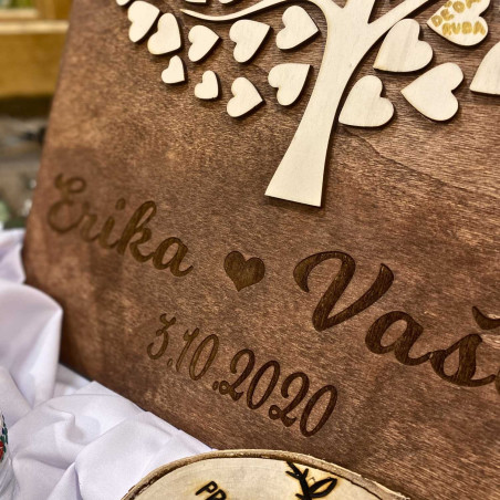 Svatební kniha hostů ze topolové překližky se srdíčky
