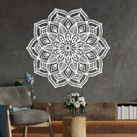 Kulatá mandala ze dřeva s precizním laserovým vyřezáváním a bohatými detaily