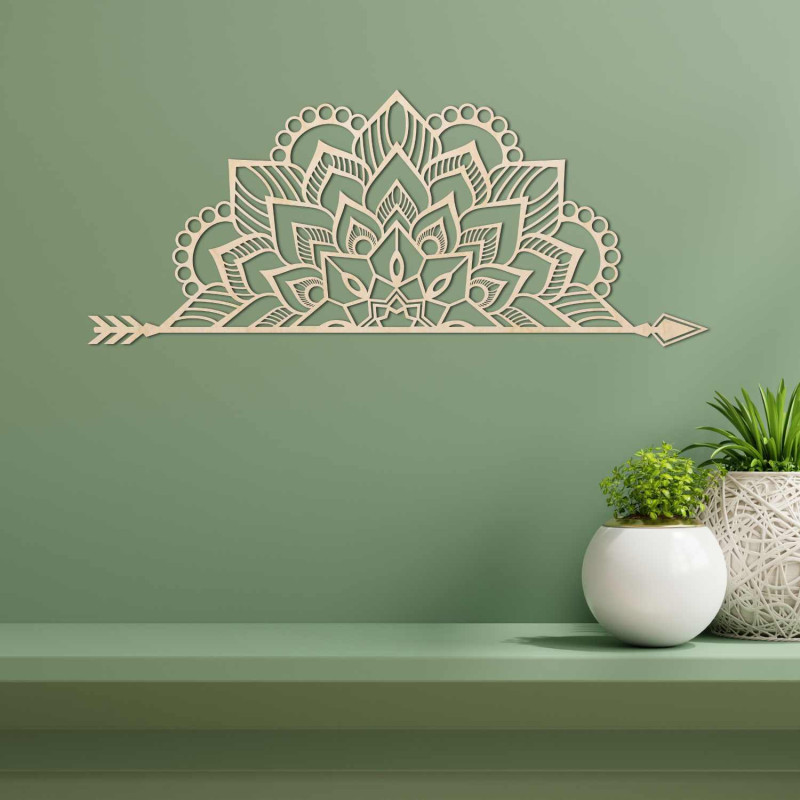 Minimalistická dřevěná mandala s detailním ornamentem jako designová nástěnná dekorace