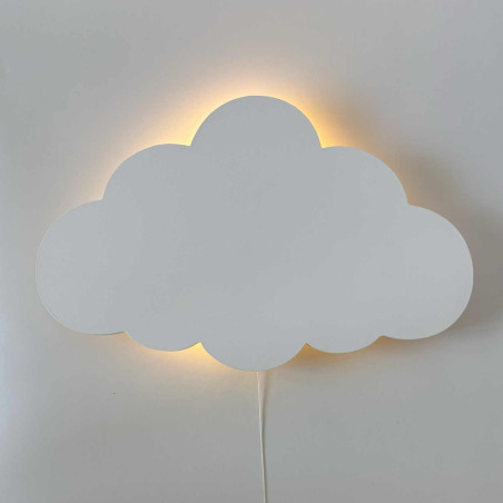 Dětská LED lampa ve tvaru obláčku vytváří příjemné noční osvětlení a klidnou atmosféru