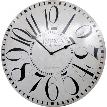 Moderní nástěnné hodiny s čísly