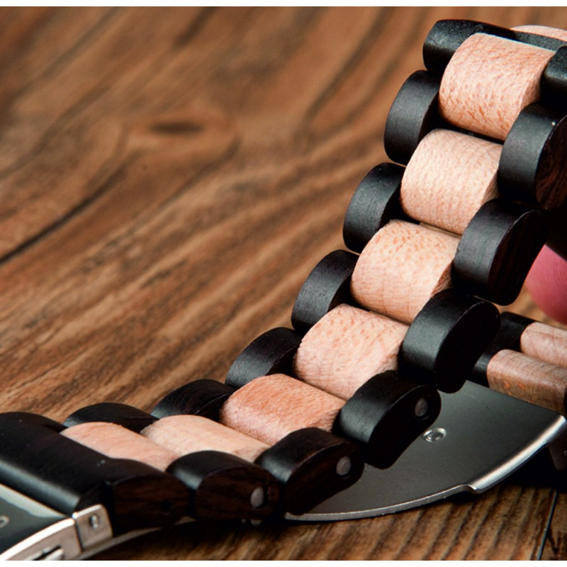 Náramkové hodinky READER vyrobené ze dřeva. Dámské a pánské hodinky.