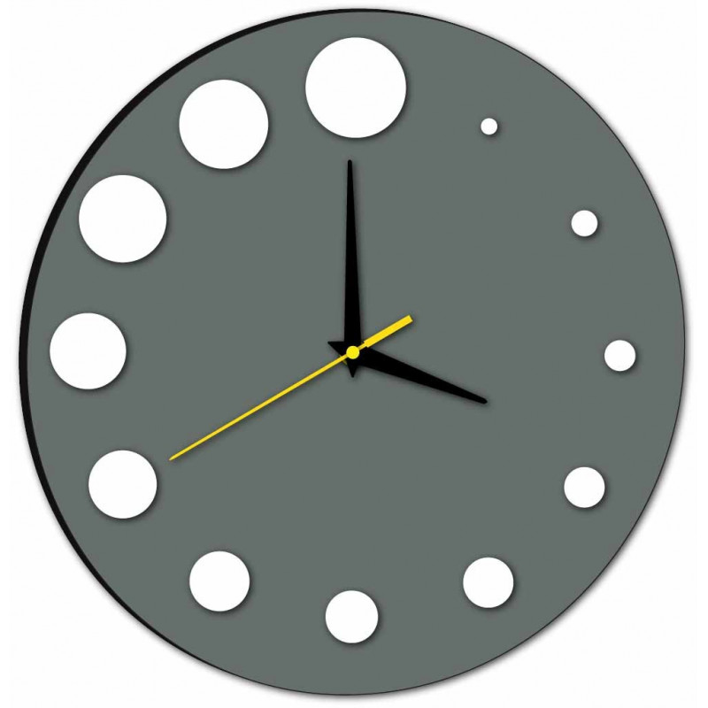 Moderné hodiny na stenu vyrobené z plastu. Vlastná výroba, X-momo