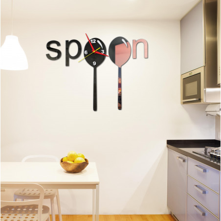 Moderní hodiny na stěnu vyrobeny z plastu. Vlastní výroba, X-momo Moderní hodiny na stěnu vyrobeny z plastu. Vlastní výroba, X-momo