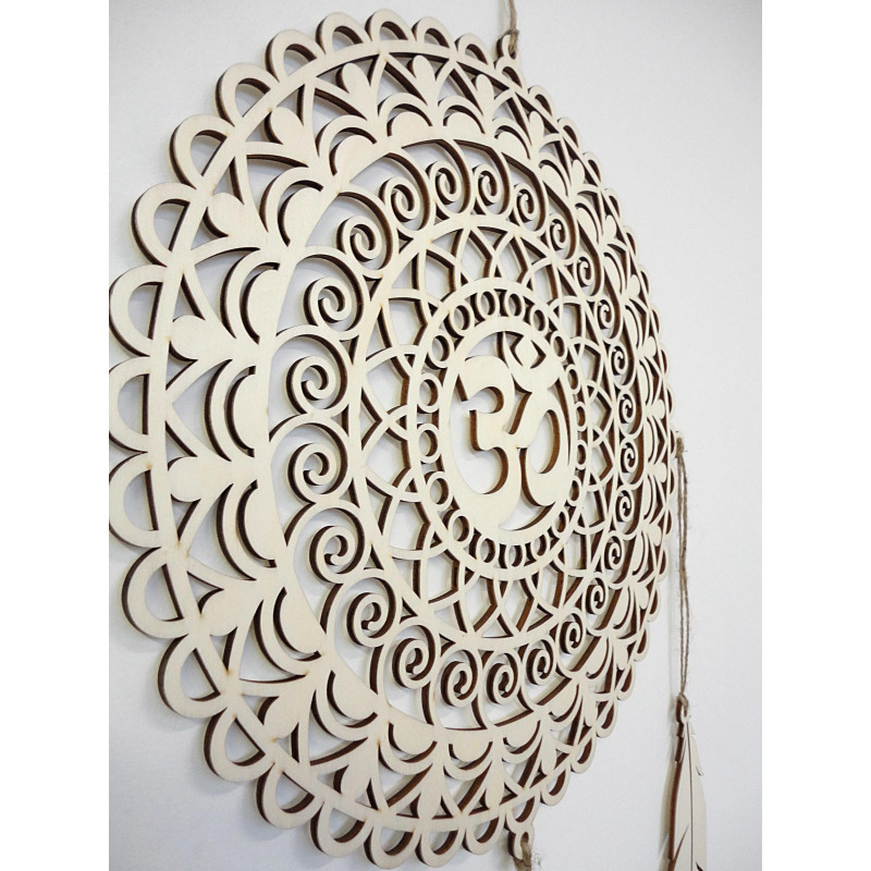Boho lapač snů ze dřeva, symbol OM, přírodní dekorace, ideální jako dárek nebo do obývacího pokoje.