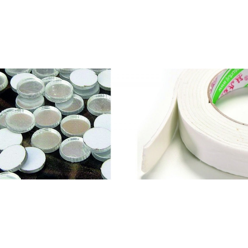 Nástěnné hodiny plastové do kuchyně APPLE, 35x35 cm