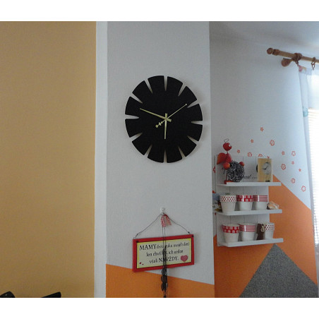 Dřevěné nástěnné hodiny z HDF SPECTRA